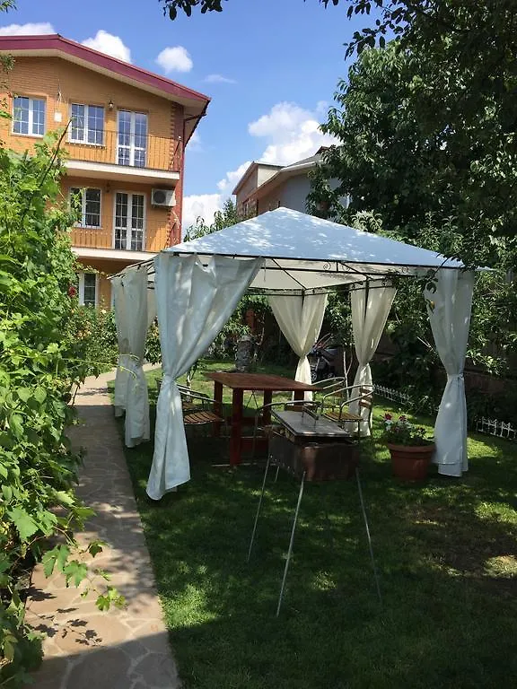 Dobruy House Otel Kiev 0*,  Ukrayna